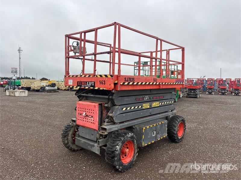 SkyJack SJ7135 Scissor lifts
