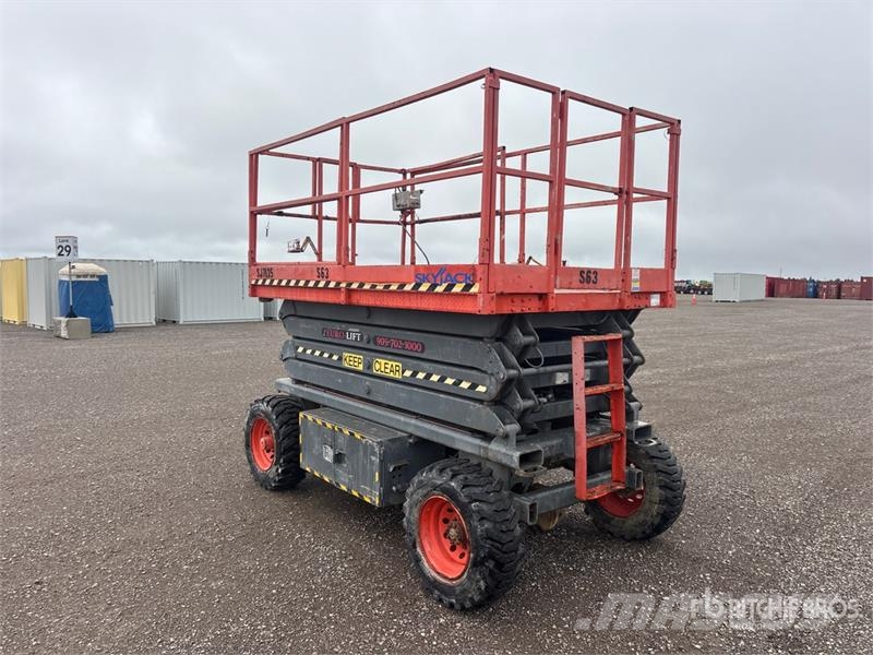 SkyJack SJ7135 Scissor lifts