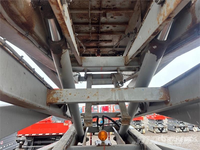 SkyJack SJ7135 Scissor lifts