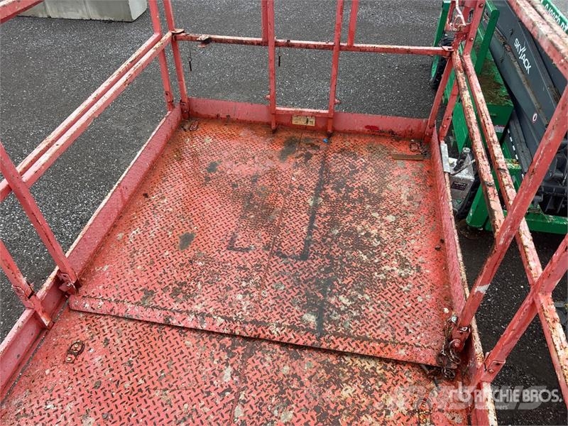 SkyJack SJ7135 Scissor lifts