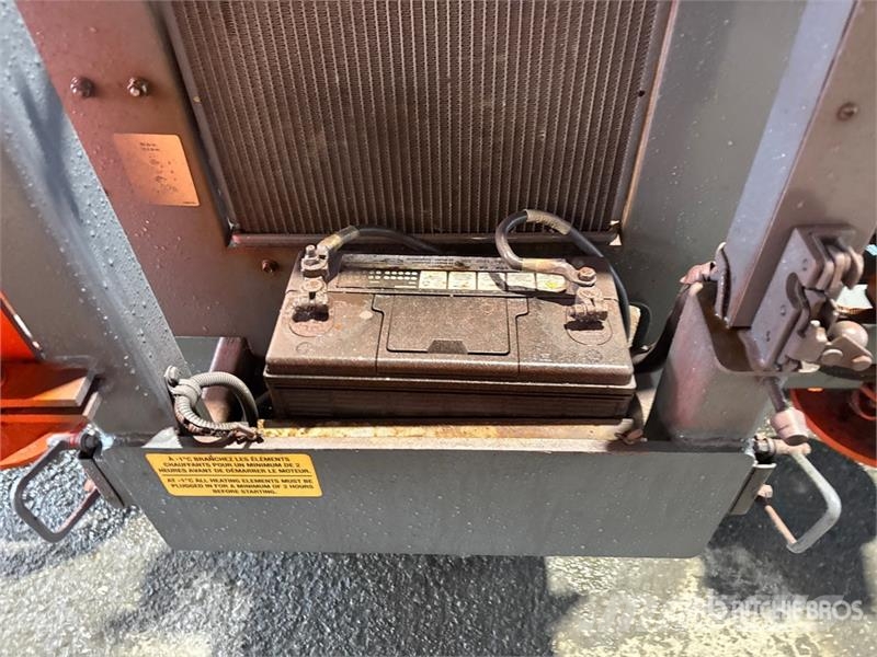 SkyJack SJ7135 Šķerveida pacēlāji