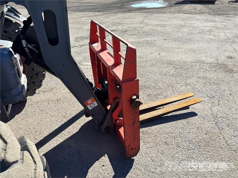 SkyJack SJ843TH Telehandler 伸缩臂叉装车|叉装车