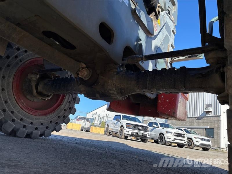 SkyJack SJ843TH Telehandler 伸缩臂叉装车|叉装车
