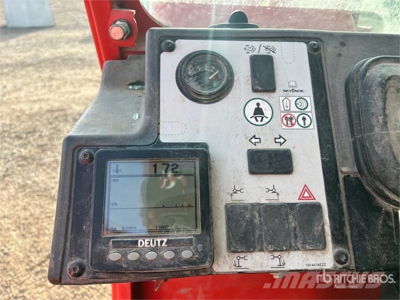 SkyJack SJ843TH Telehandler مناولات متداخلة