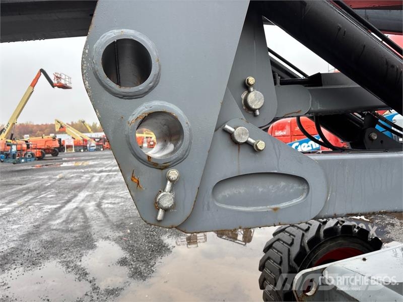 SkyJack SJ85AJ 4WD Diesel Articulating Boom Lift رافعات سلة مفصلية