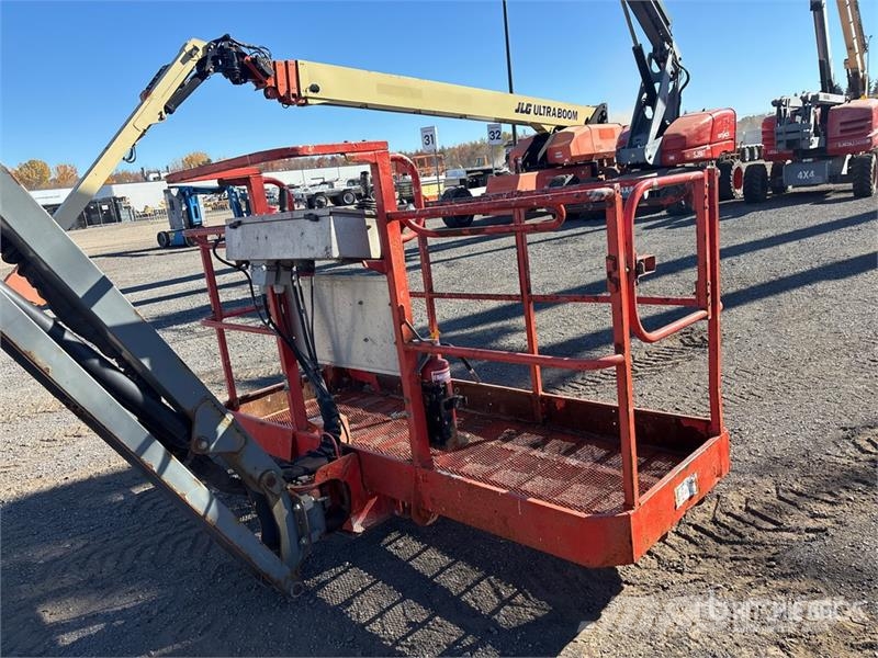SkyJack SJ85AJ 4WD Diesel Articulating Boom Lift رافعات سلة مفصلية