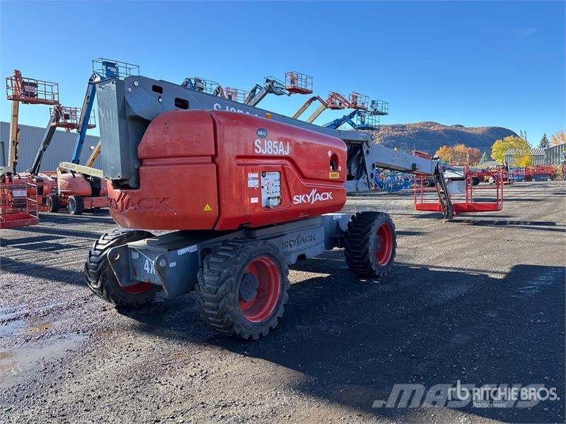 SkyJack SJ85AJ 4WD Diesel Articulating Boom Lift Karos emelők