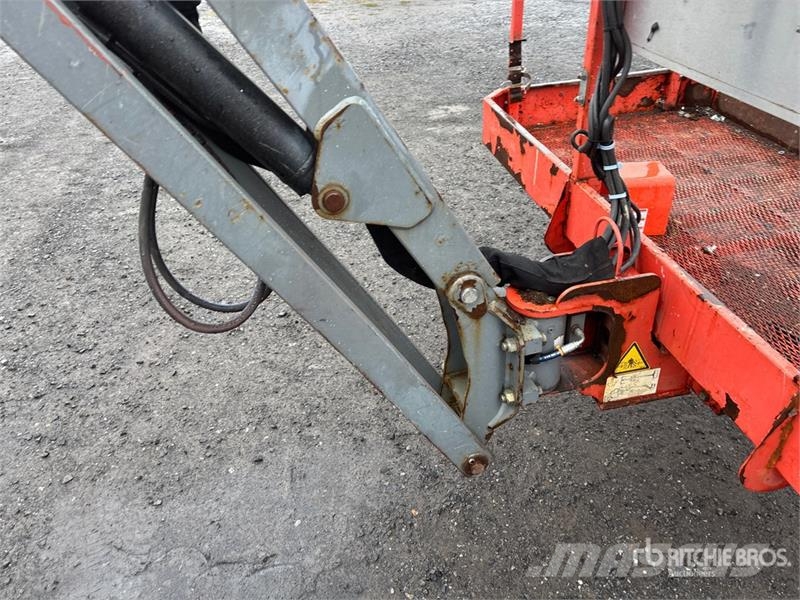 SkyJack SJ85AJ 4WD Diesel Articulating Boom Lift رافعات سلة مفصلية