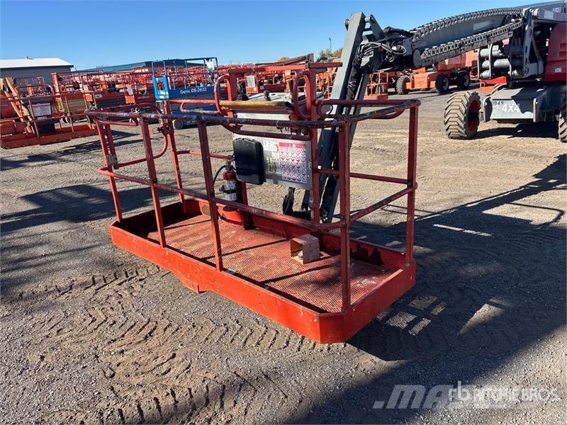 SkyJack SJ85AJ 4WD Diesel Articulating Boom Lift رافعات سلة مفصلية