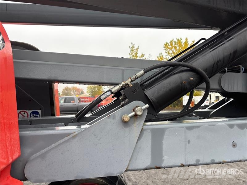 SkyJack SJ85AJ 4WD Diesel Articulating Boom Lift رافعات سلة مفصلية