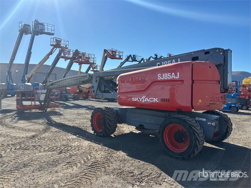 SkyJack SJ85AJ 4WD Diesel Articulating Boom Lift رافعات سلة مفصلية