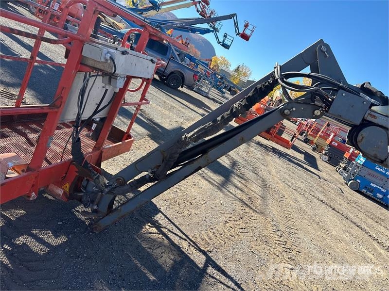 SkyJack SJ85AJ 4WD Diesel Articulating Boom Lift رافعات سلة مفصلية