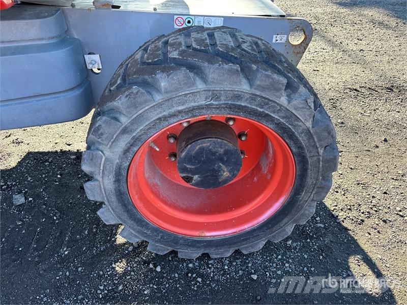 SkyJack SJ85AJ 4WD Diesel Articulating Boom Lift Karos emelők