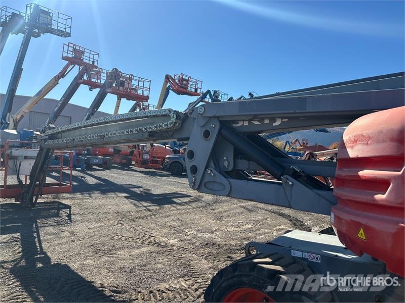 SkyJack SJ85AJ 4WD Diesel Articulating Boom Lift رافعات سلة مفصلية