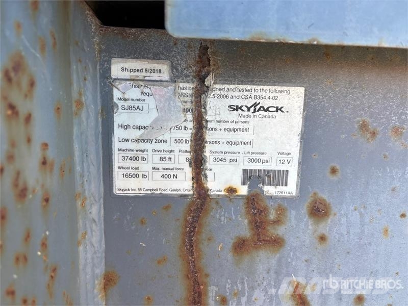 SkyJack SJ85AJ 4WD Diesel Articulating Boom Lift رافعات سلة مفصلية