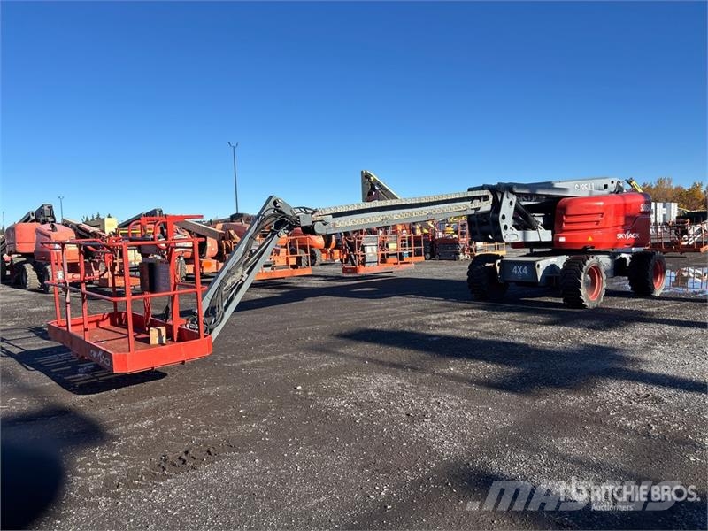SkyJack SJ85AJ 4WD Diesel Articulating Boom Lift Karos emelők