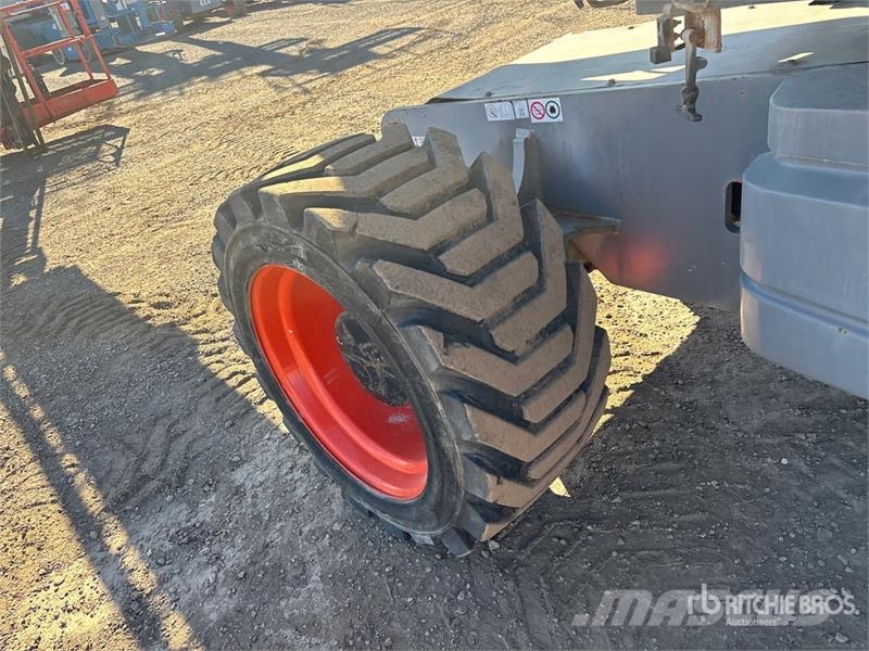 SkyJack SJ85AJ 4WD Diesel Articulating Boom Lift رافعات سلة مفصلية