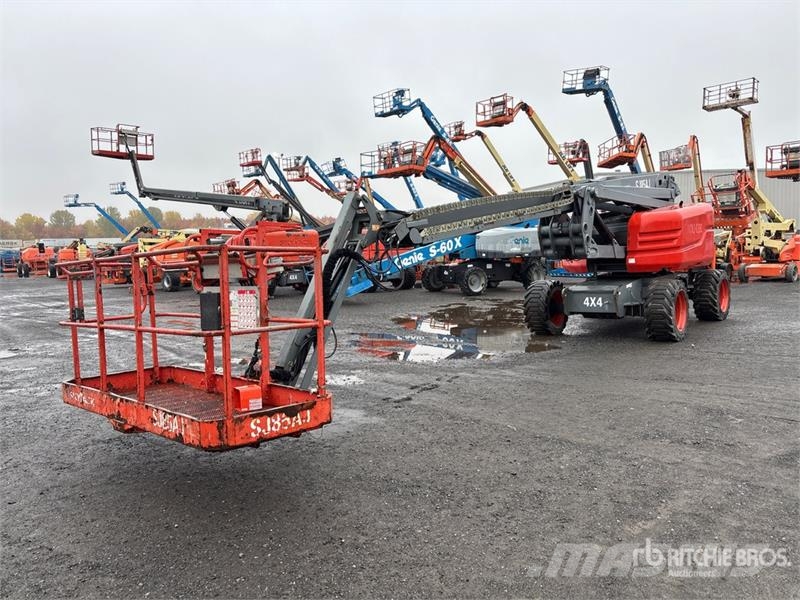 SkyJack SJ85AJ 4WD Diesel Articulating Boom Lift رافعات سلة مفصلية