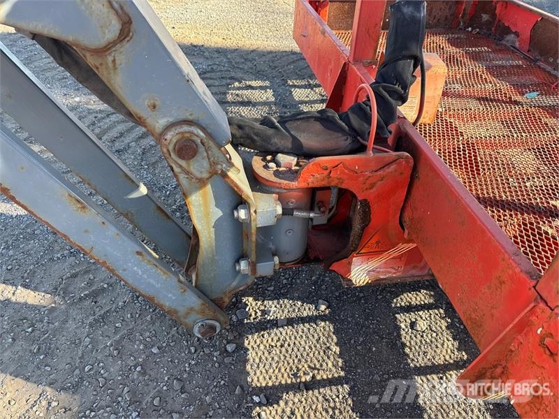 SkyJack SJ85AJ 4WD Diesel Articulating Boom Lift رافعات سلة مفصلية