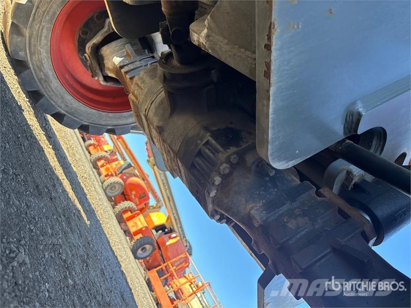 SkyJack SJ85AJ 4WD Diesel Articulating Boom Lift رافعات سلة مفصلية