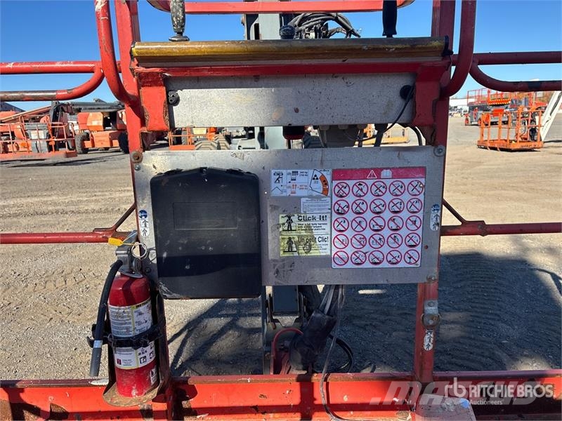 SkyJack SJ85AJ 4WD Diesel Articulating Boom Lift رافعات سلة مفصلية