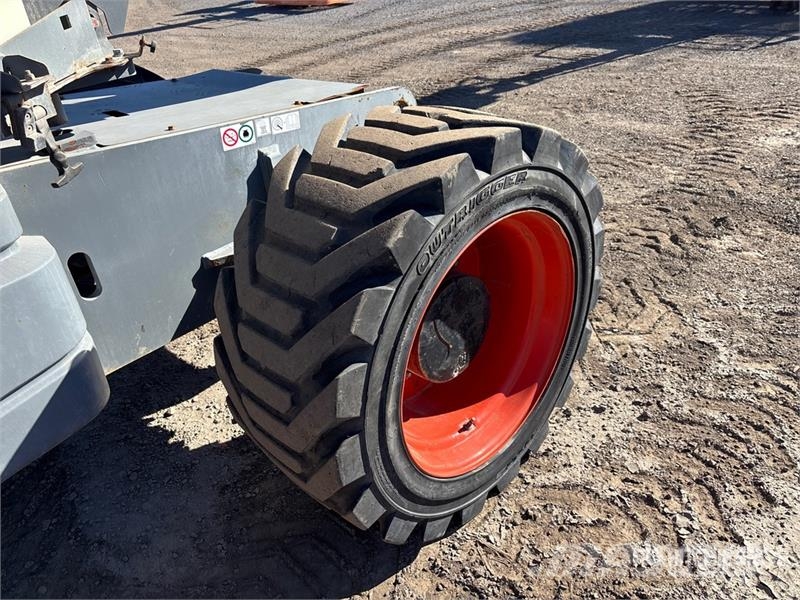 SkyJack SJ85AJ 4WD Diesel Articulating Boom Lift رافعات سلة مفصلية