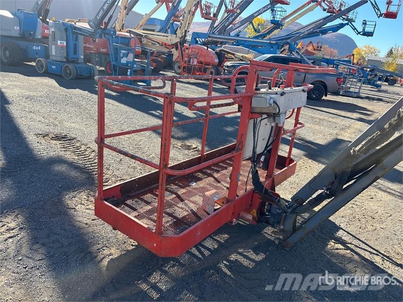 SkyJack SJ85AJ 4WD Diesel Articulating Boom Lift رافعات سلة مفصلية