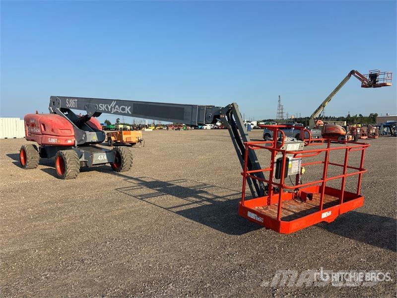 SkyJack SJ86T 4WD Diesel Telescopic Boom Lift Telescopic boom lifts