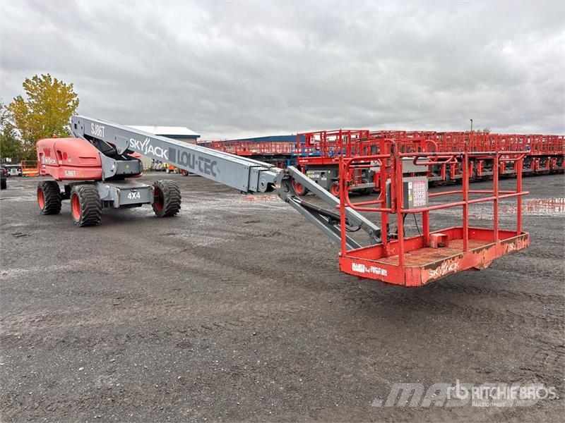 SkyJack SJ86T 4WD Diesel Telescopic Boom Lift Telescopic boom lifts