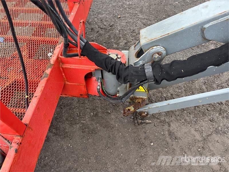 SkyJack SJ86T 4WD Diesel Telescopic Boom Lift Telescopic boom lifts