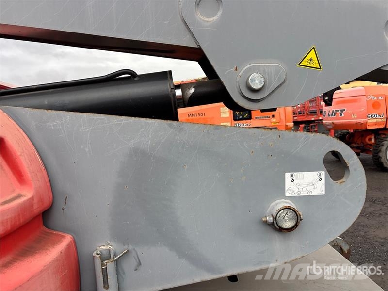 SkyJack SJ86T 4WD Diesel Telescopic Boom Lift Teleskopbühnen