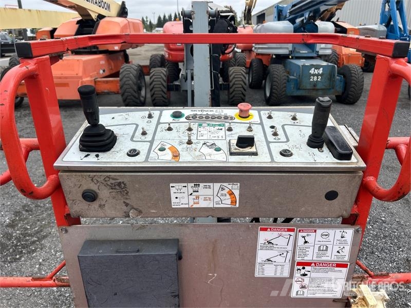 SkyJack SJ86T 4WD Diesel Telescopic Boom Lift Teleskopbühnen