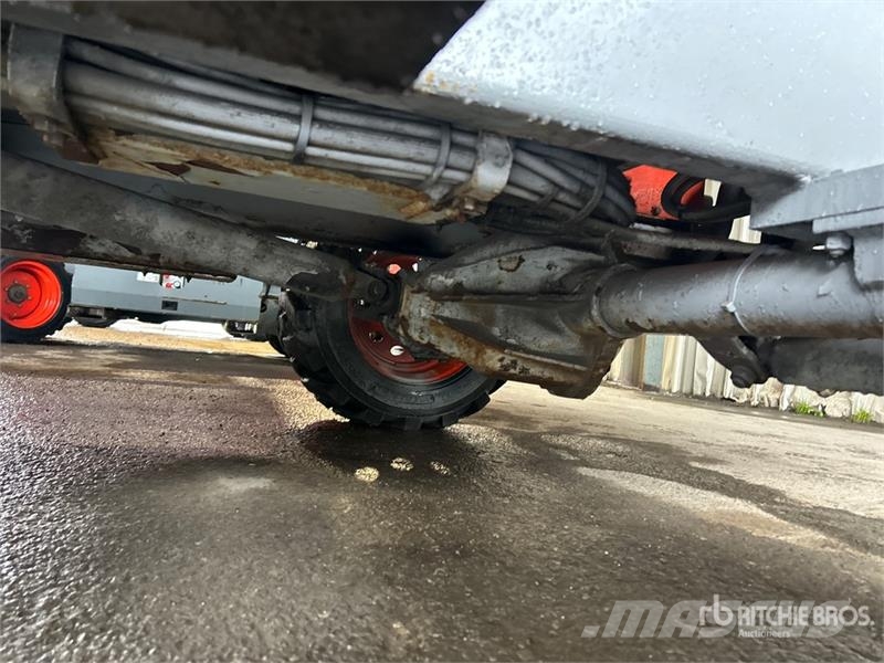 SkyJack SJ8831 Škaraste platforme