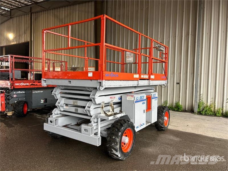 SkyJack SJ8831 Škaraste platforme