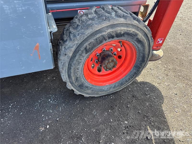 SkyJack SJ8841 4x4 Dual Fuel Scissor Lift Ножничные подъемники