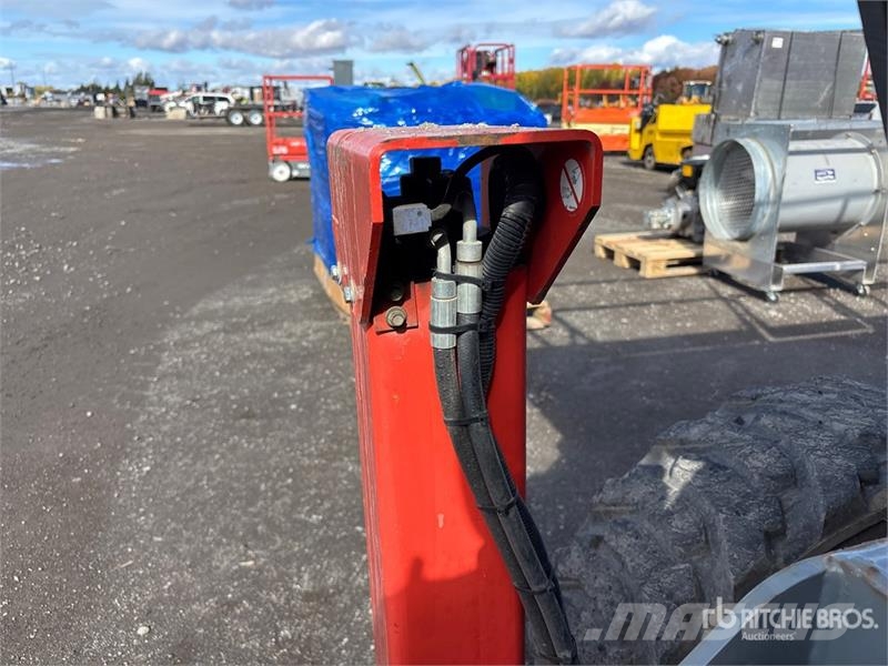 SkyJack SJ8841 4x4 Dual Fuel Scissor Lift Ножничные подъемники