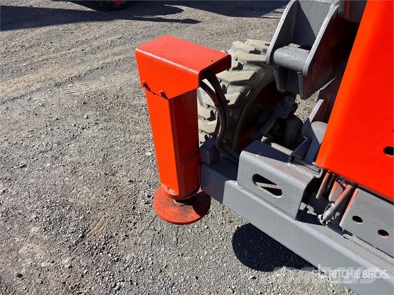 SkyJack SJ8841 4x4 Dual Fuel Scissor Lift Škaraste platforme
