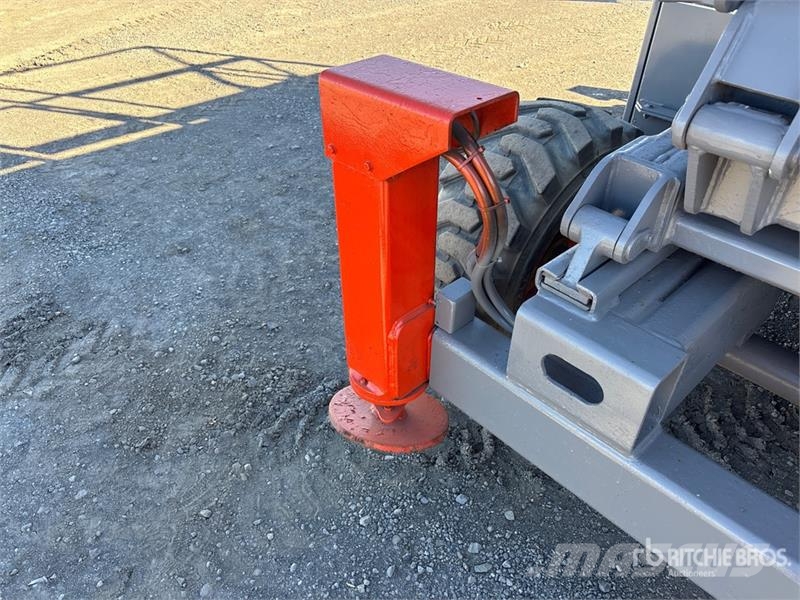 SkyJack SJ8841 4x4 Dual Fuel Scissor Lift Škaraste platforme