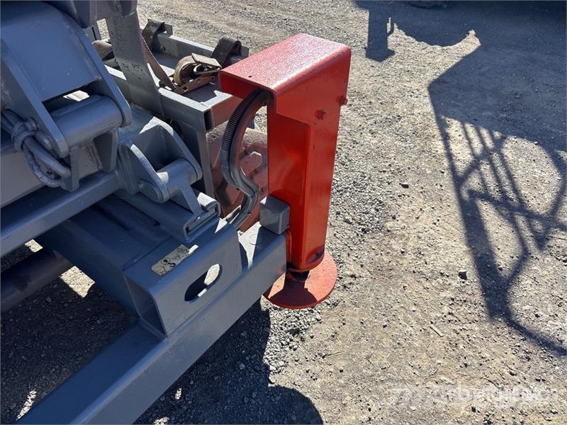 SkyJack SJ8841 4x4 Dual Fuel Scissor Lift Škaraste platforme