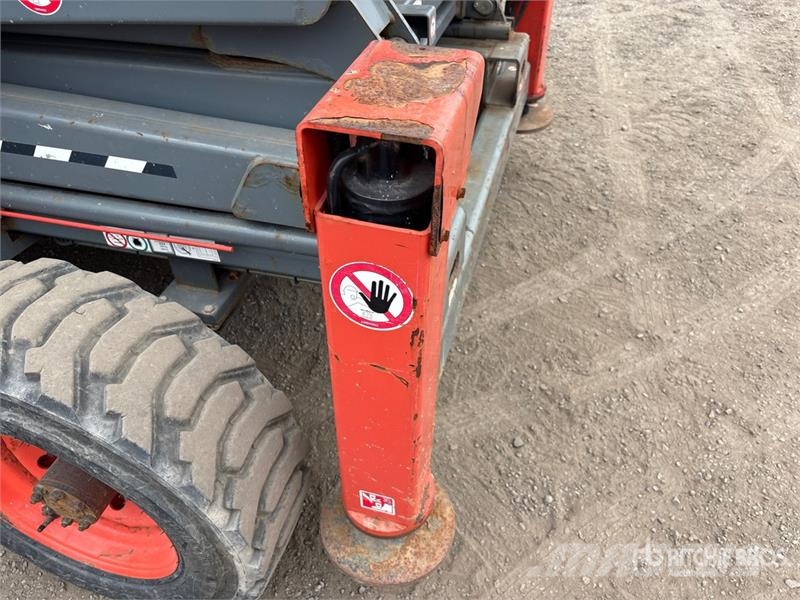 SkyJack SJ8841 RT Škaraste platforme