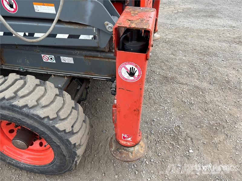 SkyJack SJ8841 RT Škaraste platforme
