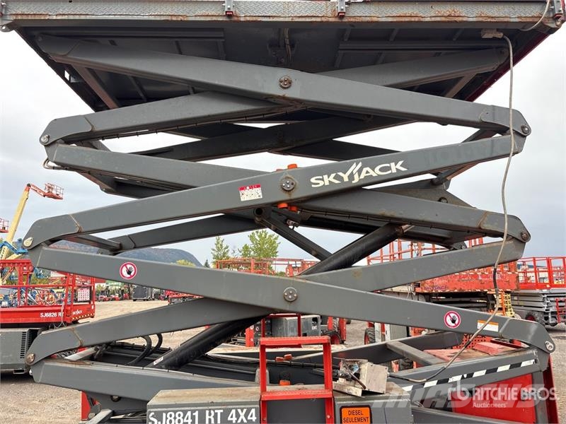 SkyJack SJ8841 RT Škaraste platforme