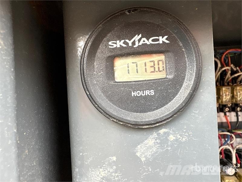 SkyJack SJ8841 RT Škaraste platforme