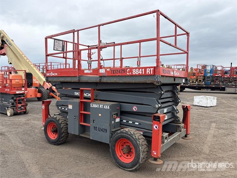 SkyJack SJ8841 RT Škaraste platforme