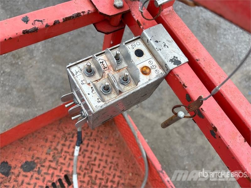 SkyJack SJ8841 RT Škaraste platforme