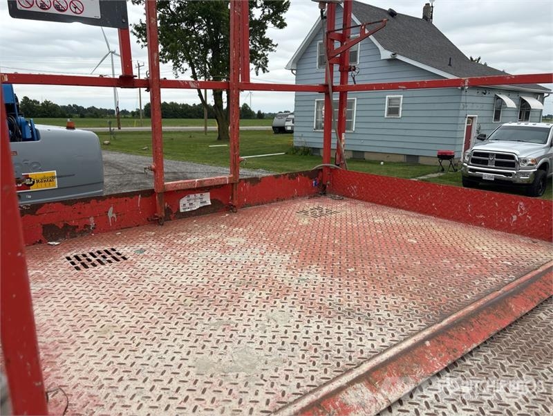 SkyJack SJ8841 RT Scissor lifts