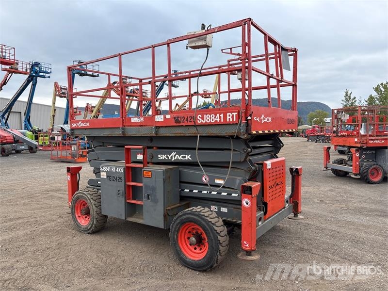 SkyJack SJ8841 RT Škaraste platforme