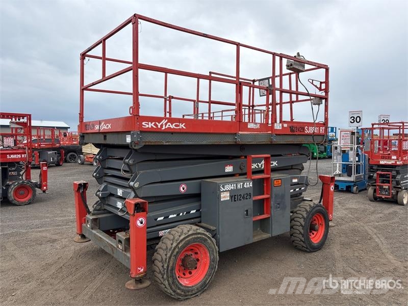 SkyJack SJ8841 RT Škaraste platforme