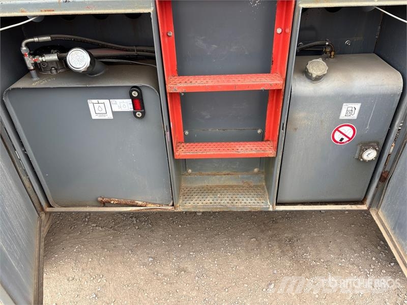 SkyJack SJ8841 RT Škaraste platforme