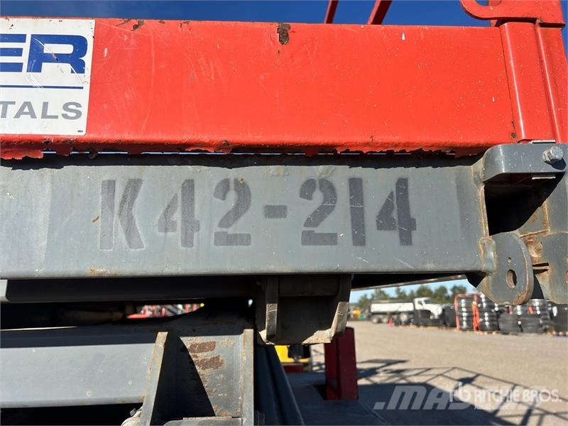 SkyJack SJ8841 RT 4x4 Dual Fuel Scissor Lift Šķerveida pacēlāji